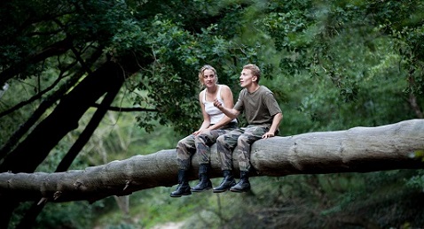 Still image from Les Combattants.